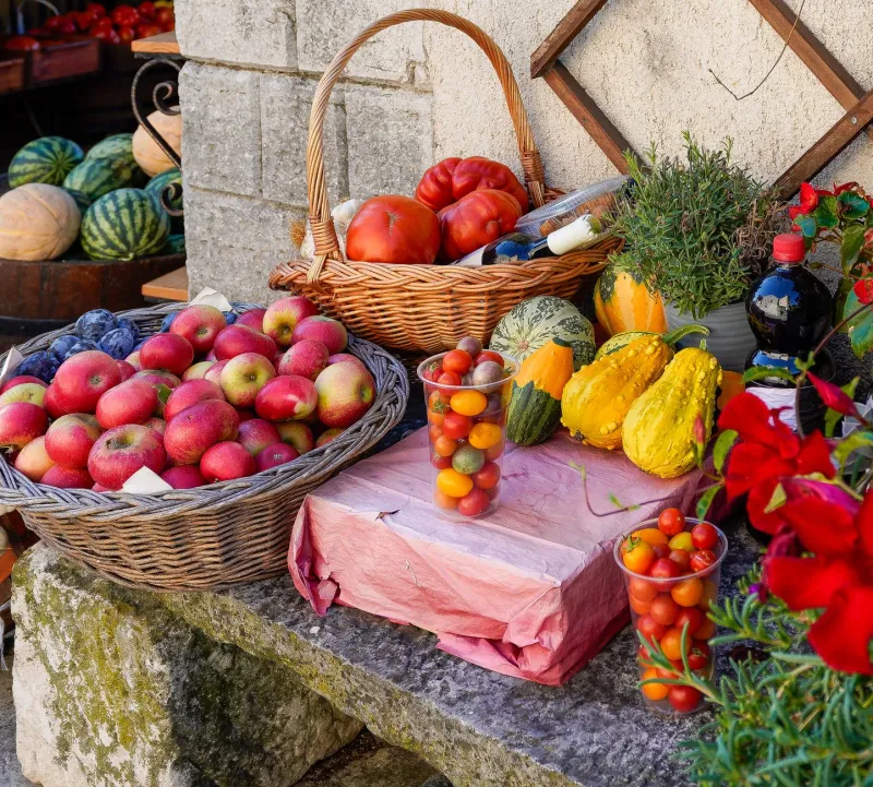 Eat What's Ready: A California Seasonal Guide to Shopping, Cooking, and Pouring All Year Long